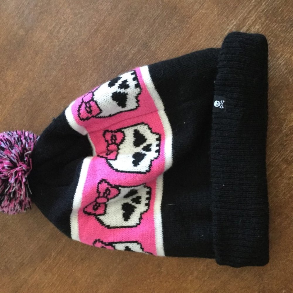 sourpuss tuque - Picture 2 of 3